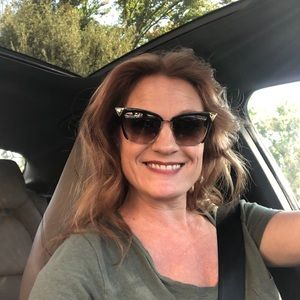 Meet your Posher, Charmaine